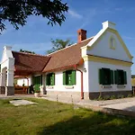 Apartment Oereghegyi Vindornyalak